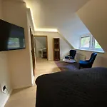 לינה וארוחת בוקר Villa-stern 4*