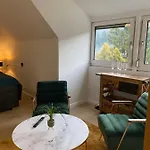 לינה וארוחת בוקר Villa-stern 4*