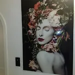 Villa-stern לינה וארוחת בוקר 4*