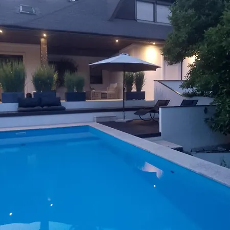 Villa-stern Frühstückspension 4*